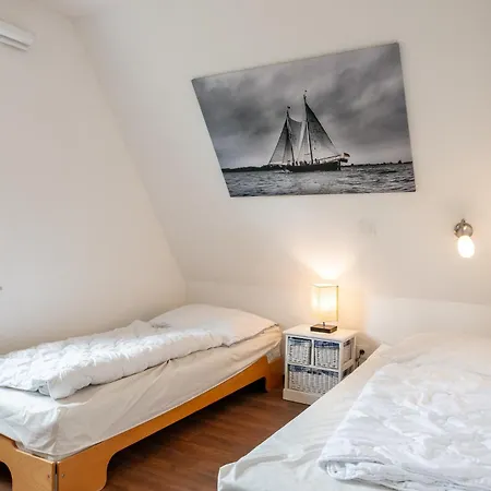 C 8 Reethaus Remy -luxus Mit Schwimmbad Dampfbad Und Saunen Und Grossen Grundstueck Exklusiv Gramkow