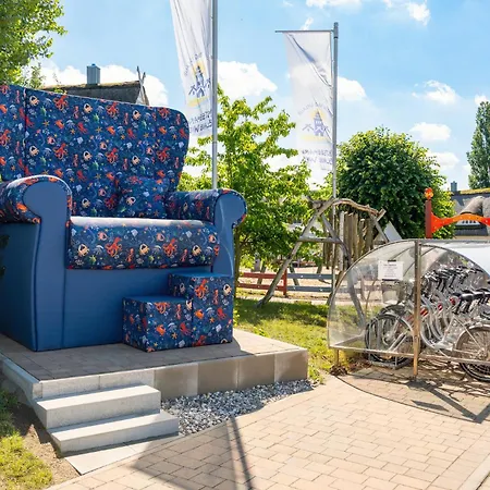 C 8 Reethaus Remy -luxus Mit Schwimmbad Dampfbad Und Saunen Und Grossen Grundstueck Exklusiv Gramkow