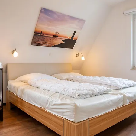 C 8 Reethaus Remy -luxus Mit Schwimmbad Dampfbad Und Saunen Und Grossen Grundstueck Exklusiv Gramkow