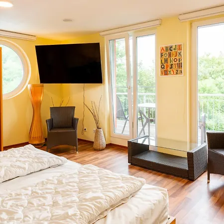 C 8 Reethaus Remy -luxus Mit Schwimmbad Dampfbad Und Saunen Und Grossen Grundstueck Exklusiv * Gramkow